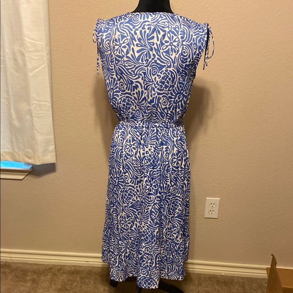 Blue and White Sleeveless V-Neck Midi Sundress - Picture 4 of 8